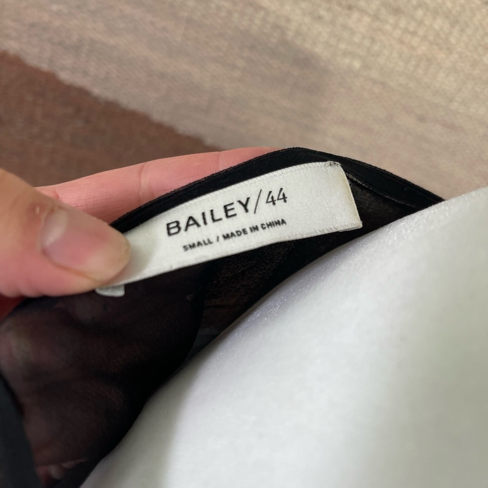 Bailey 44 Revolve Black Bell Sleeves V Neck Flowy Sheer 100% Silk Blouse S - Picture 6 of 8